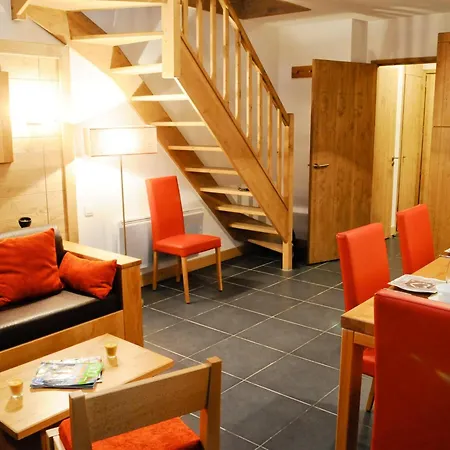 Alpine Duplex Family Retreat Appartement